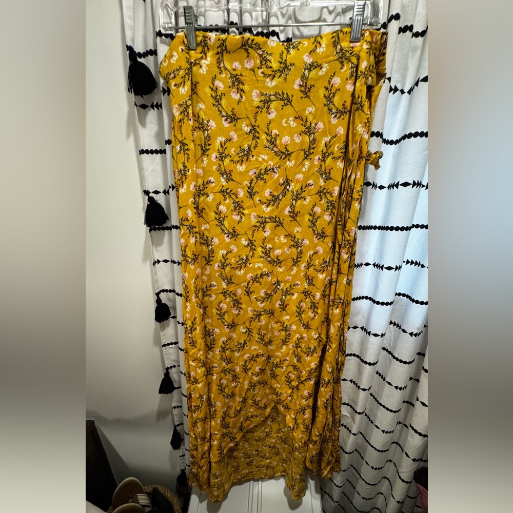 Chic Yellow Floral Maxi Skirt